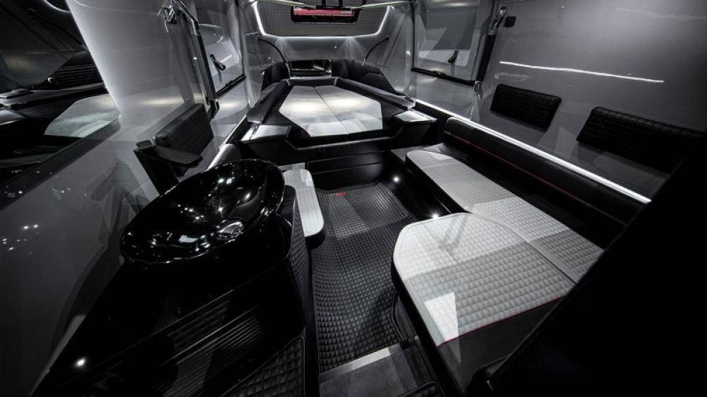 Thuyền đua Brabus Shadow 800